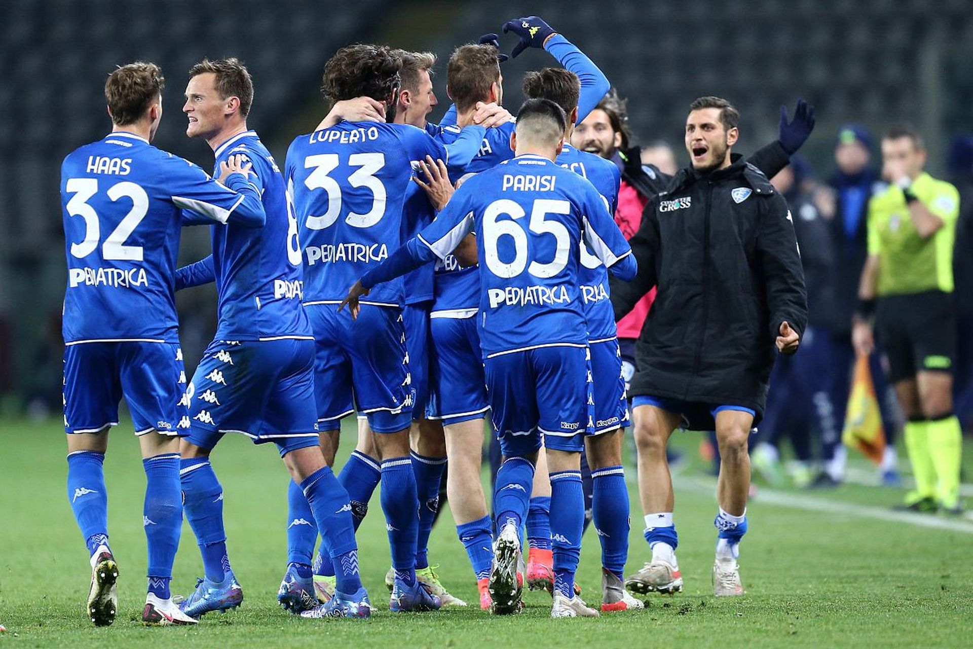 缺席对球队 缺席对球队